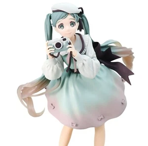 Hatsune Miku 9.1in Figure PVC Statue Holiday Memories Banpresto Loose Mint - Picture 1 of 10