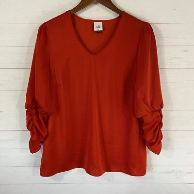 Blusa CAbi Mujer Roja Aurora Talla M 3/4 Mangas Bishop Cuello en V Estilo #5709 Foto 1 de 4