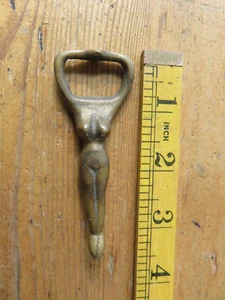 OLD BRASS NUDE LADY BOTTLE OPENER - Bild 1 von 2