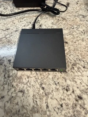 TP-LINK TL-SG1005P 5-Port Desktop Switch with 4 Port PoE - Image 1 of 4