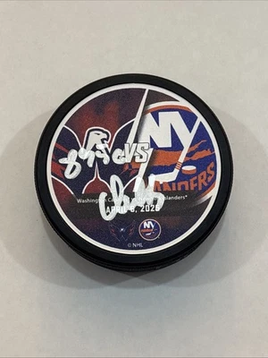 Disco de enfrentamiento firmado por Alex Ovechkin “895G” Capitals/Islanders 4/6/25 RARO 👀 Foto 1 de 2