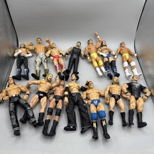 Lotto 14 action figure WWE assortite Jakks Pacific dal 1999 alla metà degli anni 2000 - Foto 1 di 8