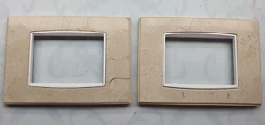 2 PLATTEN VIMAR EIKON MIT 3 MODULEN FARBE STEIN JERUSALEM COD.20653.B57 - Bild 1 von 1