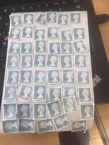 Royal Mail 1st Class Platinum jubilee UNFRANKED stamps x 47 original glue - Picture 1 of 8
