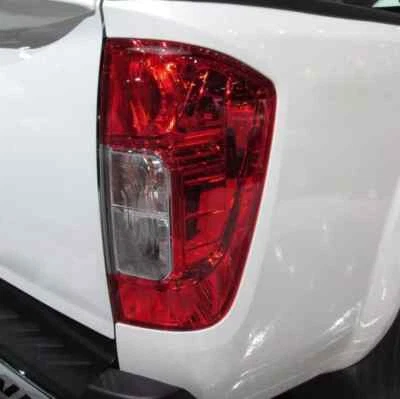 Luz trasera para camioneta Nissan Navara NP300 2016-2017 conductor diestro Foto 1 de 4