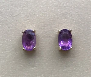 PENDIENTES TACHUELAS PIEDRA AMATISTA GENUINA 0.50ctw ¡NUEVOS!! - Imagen 1 de 2