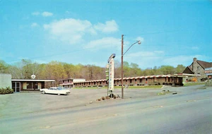 Johnstown PA Motel Old Car on Route #56 Postcard - Picture 1 of 2