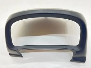 CUBIERTA EMBELLECEDOR BISEL RACIMO TABLERO OEM 682S13LM0A NISSAN NV200 2013-2021 - Imagen 1 de 10
