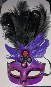 🎉Mysterious Masquerade Ball Mardi Gras Mask Beautiful Sequins & Feathers N - Picture 1 of 6