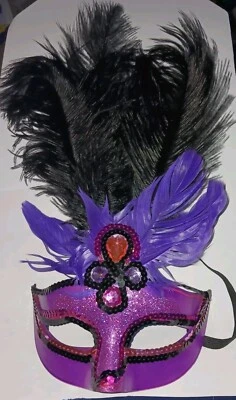 🎉Mysterious Masquerade Ball Mardi Gras Mask Beautiful Sequins & Feathers N - Image 1 of 4