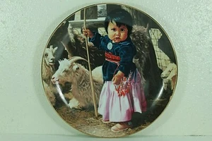 The Proud Nation Collection de Ray Swanson, plato "Newest Little Sheepherder". - Imagen 1 de 4