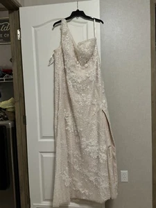 Davids Bridal Wedding Dress - Picture 1 of 4
