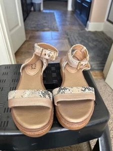 Lucca Lane, Karel Leather Upper Ankle Strap, Snake Print Sandals Sz 6.5m - Picture 1 of 6