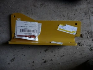 CATERPILLAR 2466238 BRACKET RH 246-6238 - Picture 1 of 2
