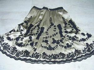 Partyrock Mädchen reine Seide.  Alter 8 schwarze Perlen Designer atemberaubend von Essentiel - Bild 1 von 4