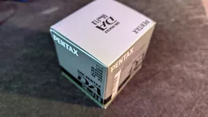 New in Box Pentax SMC DA 50mm f/1.8 Lens - Picture 1 of 3