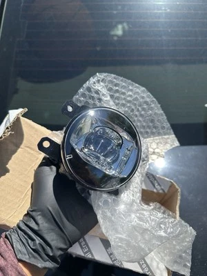 Faro antiniebla OEM Mopar lado del conductor para Jeep Renegade 2019-2021 y Fiat 500x 2021-2023 Foto 1 de 3