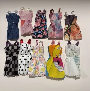 Barbie Puppe Freizeit Mode Kleider Kleidung 10 Stück - Bild 1 von 7