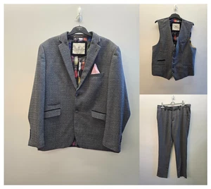 Cavani 3 Piece Suit Grey Check Tweed Mens Blazer 46R Waistcoat 46R Trousers 36R - Picture 1 of 23