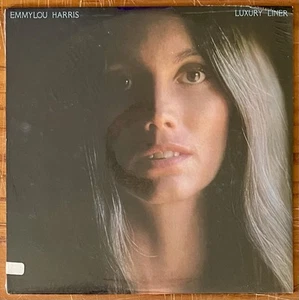 EMMYLOU HARRIS-LUXURY LINER-SEALED-1977 Warner Bros Country Rock - Picture 1 of 2