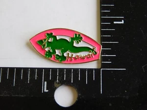 HAWAII SURFBOARD GEICKO TRAVEL PIN - Picture 1 of 2