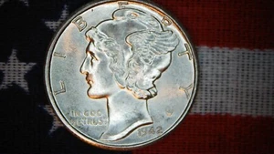 1942-D Mercury Dime **Pre-WW-2 Mercury** "Full Split Bands" Nice Dime X0134 - Bild 1 von 3