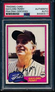 Gaylord Perry HOF Signed/Auto 1981 TOPPS Card #582 New York Yankees PSA/DNA