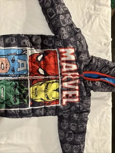 Chaqueta acolchada reversible para niños azul Marvel talla 3 abrigo de invierno para niños - Imagen 1 de 8