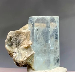 32 Carat Beautiful Aquamarine Crystal With Mica From Pakistan - Picture 1 of 7