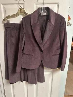 VNT 70s Rojo Púrpura Pana Blazer Chaqueta Falda Traje Conjunto Retro Corpcore 14 Cinturón Foto 1 de 4