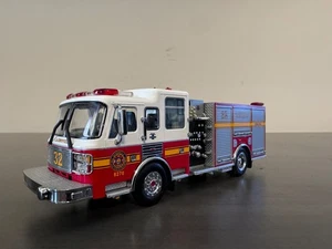 1/64 Code 3- American La France- ALF- Jacksonville FD- Engine 32 - Picture 1 of 14