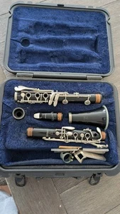 Clarinete de estudiante Selmer # 1401 con estuche rígido - Imagen 1 de 8