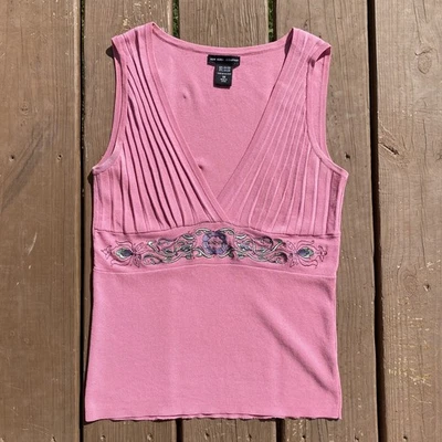 Top rosa con cuentas Y2k New York & Company Foto 1 de 4
