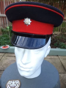 Royal Anglian Regiment NO 2 KLEID KAPPE MÜTZE, BRITISCHE ARMEE KOMPLETT MIT ABZEICHEN ETC. - Bild 1 von 9