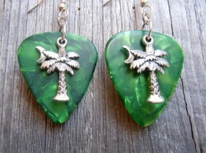 Palme Anhänger Gitarre Plektrum Ohrringe - Wählen Sie Ihre Farbe - Bild 1 von 6