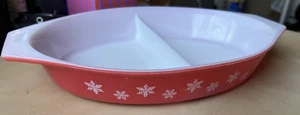 Vintage Pyrex Snowflake Red Gaiety Oval Serving/Casserole Dish, Two compartments - Picture 1 of 12