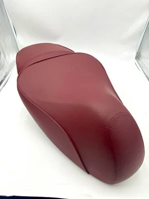 Vespa GTV300 2010-2016 asiento rojo OEM 1B001051 Foto 1 de 4