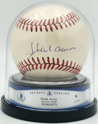 Hank Aaron Signed NL Baseball Atlanta Braves Auto Mint 9 Beckett #18630570 - Image 1 of 4
