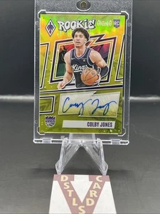 23/24 Panini Phoenix - COLBY JONES ROOKIE SIGNS /35 #RS-CBJ Sacramento Kings - Picture 1 of 3