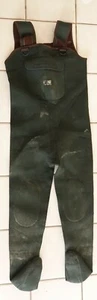 USED DIRTY  Magellan Outdoors Men's Neoprene 3.5 mm green Stockingfoot Wader, M - Picture 1 of 4