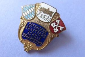 Bayrische  Kraftfahrschule  Regensburg   Abzeichen  38 X 40 mm  Top Erhaltung - Bild 1 von 6