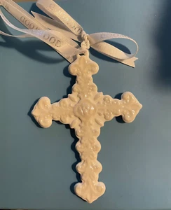 WEDGWOOD ENGLAND - White Porcelain Cross w/Ribbon Hanger/Lusterware Finish/Box - Picture 1 of 6