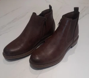 AM Shoe Company braune Kunstleder Cleasea Stiefel Größe 7 - Bild 1 von 5