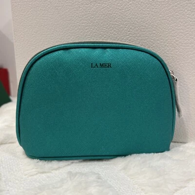 Bolsa de maquiagem La Mer verde couro falso saffiano viagem cosmética - Imagem 1 de 4