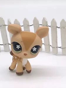 ❤️ LPS Deer Figure 634 Tan and Brown Body Brown Spots Deer with Green Flower - Picture 1 of 9