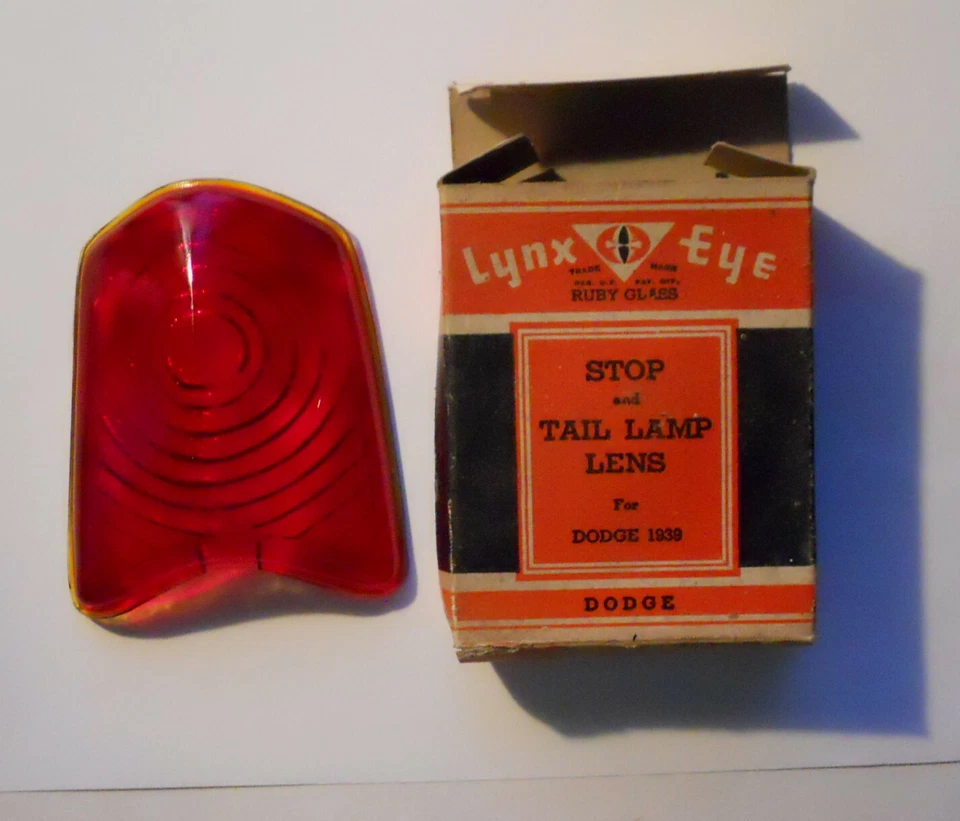 Vintage 1939 Dodge Deluxe, Special Tail Light Lens NORS RUby Glass T367 Lynx Eye - Изображение 1 из 1