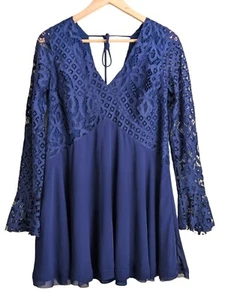 Revolve Tularosa Skylarblau V-Ausschnitt Minikleid Damen Spitzenärmel romantisch  - Bild 1 von 9