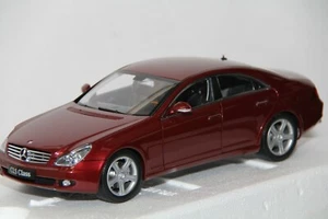1/18 KYOSHO MERCEDES-BENZ CLS , METALLIC RED , NEW , 08401R - Picture 1 of 9