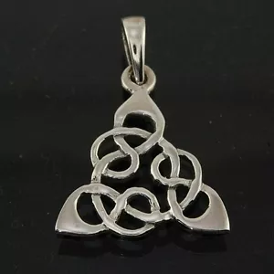 NEW Handcrafted Sterling Silver 925 Tiny Celtic Trinity Plain Pendant & Necklace - Picture 1 of 5