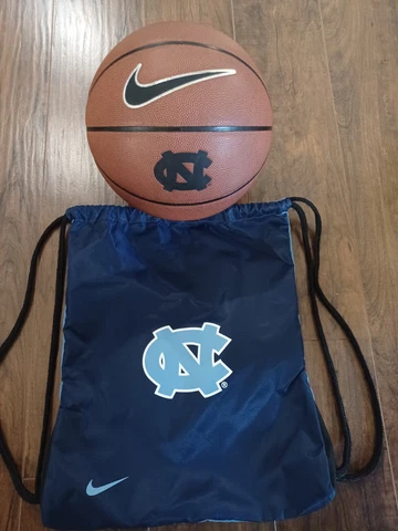 Nike North Carolina Tar Heels Composite Leather Basketball & Cinch Sling Bag Cover